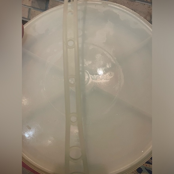 Two pieces of Vintage Tupperware - Picture 3 of 8